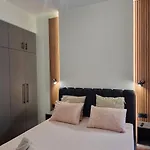 Flat 99 Premium Urban Retreat Center *