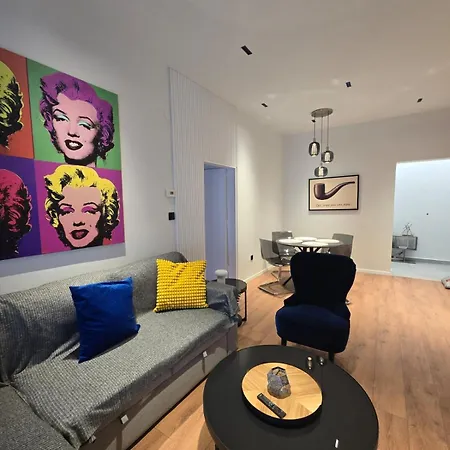 Flat 99 Premium Urban Retreat Center *