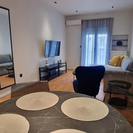 Flat 99 Premium Urban Retreat Center Appartement