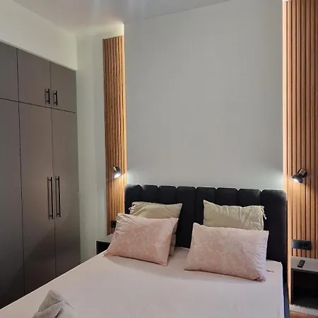 Flat 99 Premium Urban Retreat Center *
