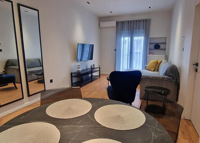 Flat 99 Premium Urban Retreat Center Апартаменты