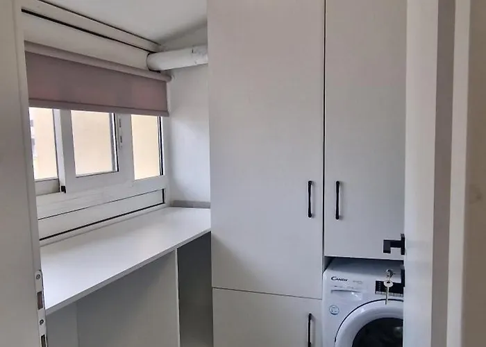 Flat 99 Premium Urban Retreat Center Апартаменты *